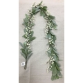 Berry Garland White w/Leaves 5'